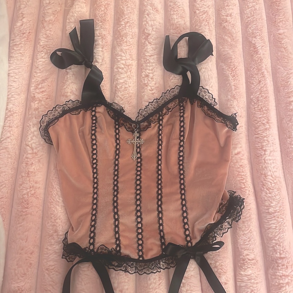 Gothic Sweetheart Top <3